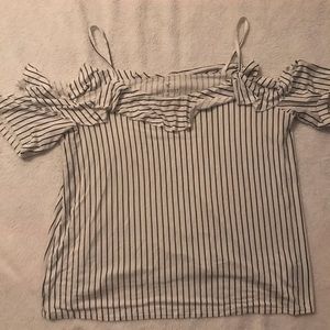 Cold shoulder American Eagle top